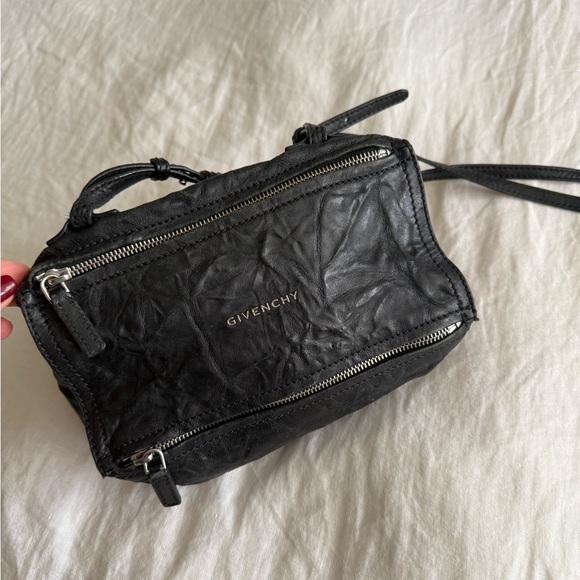 GIVENCHY mini crinkled pandora crossbody in black - Picture 4 of 6